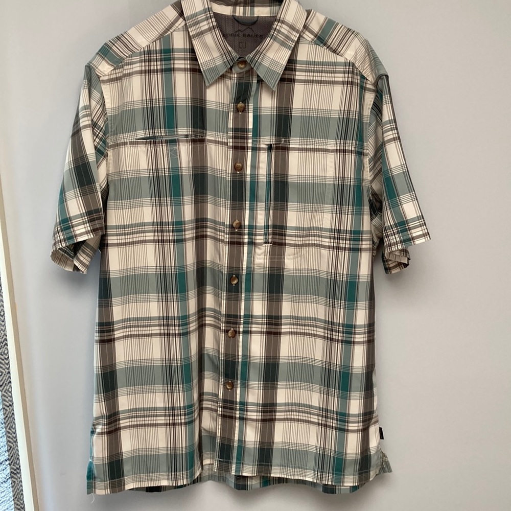 Eddie Bauer Guide Shirt. Short Sleeves. Large.